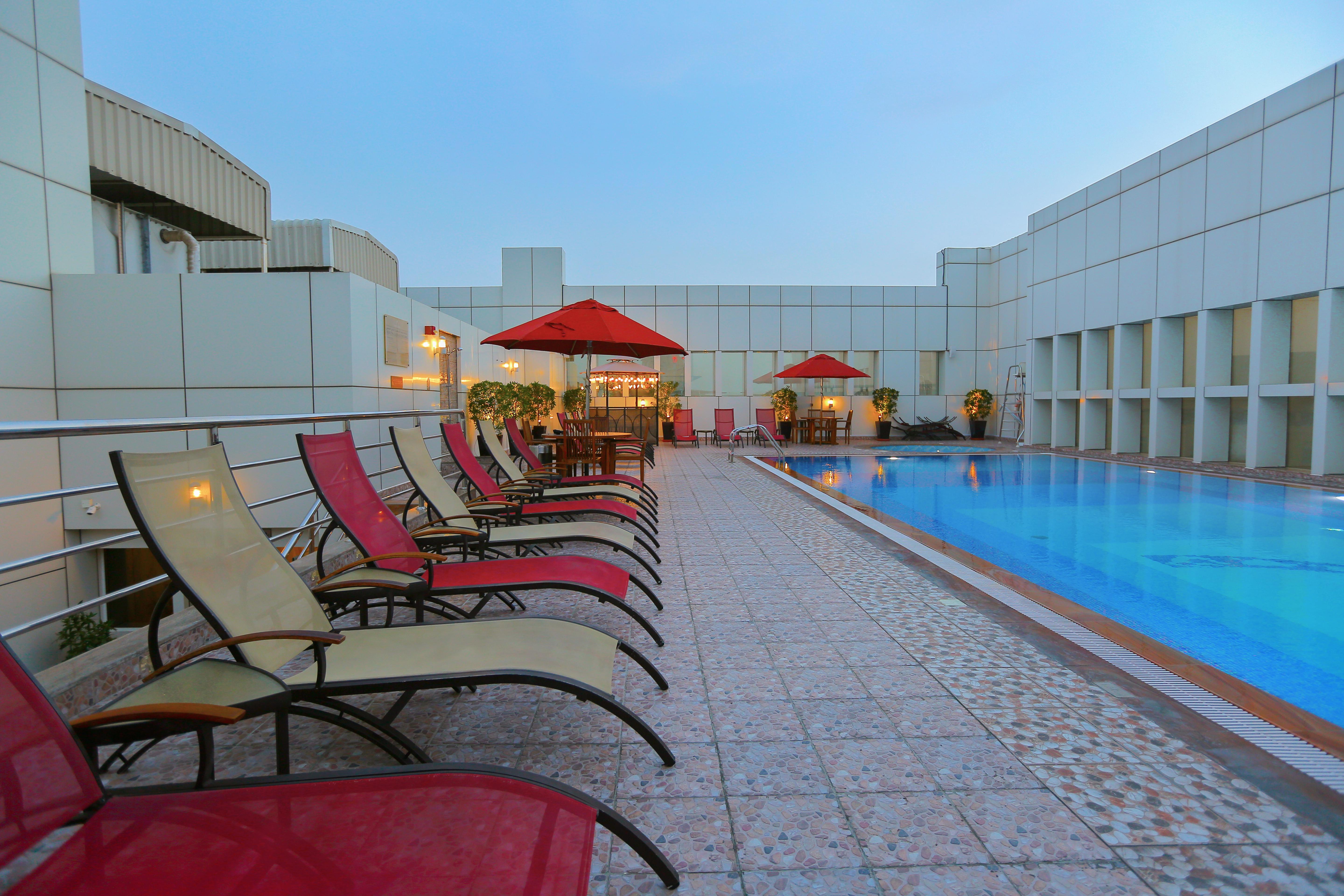 Ivory Grand Hotel Apartments Dubai Buitenkant foto
